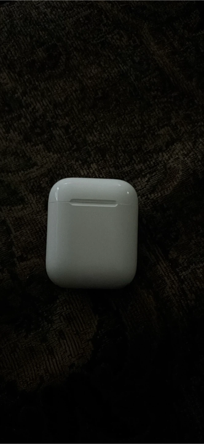 White Wireless Earbud Charging Case - photo 2