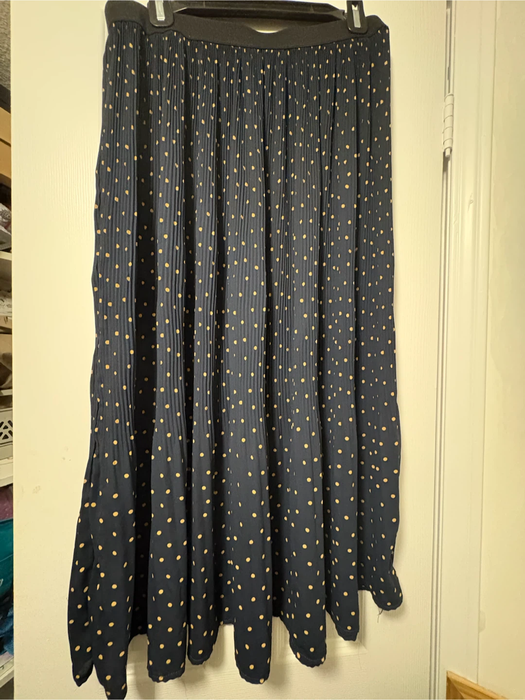 Bundle of 20+ Women's Clothing (M) - photo 3