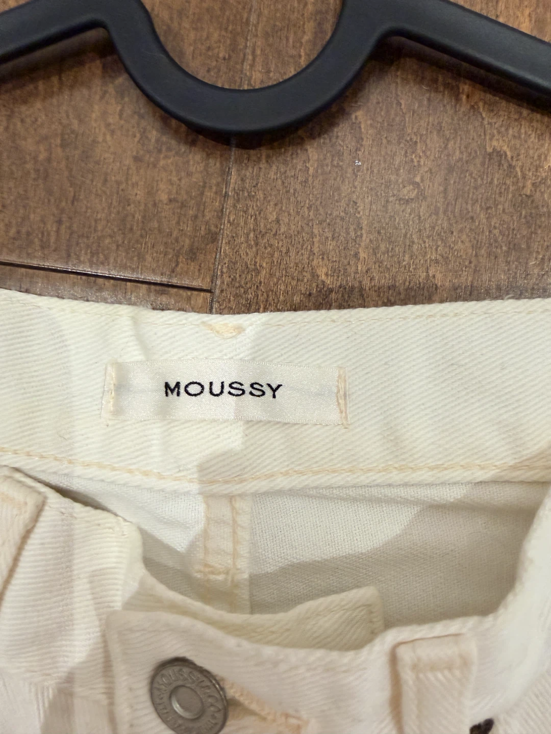 MOUSSY White Distressed Denim Shorts - photo 3