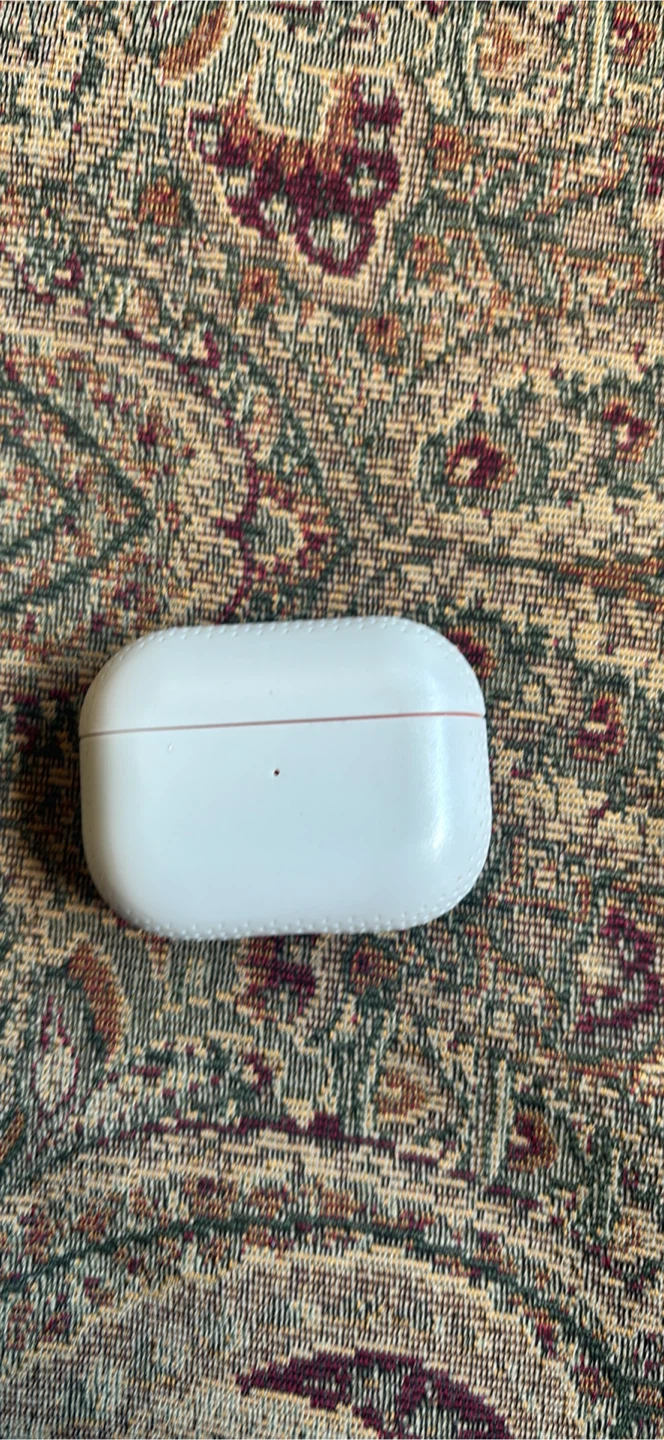 Apple AirPods Pro (2nd generation) Charging Case