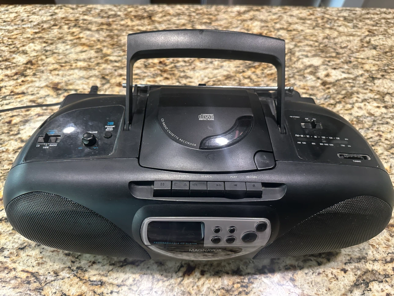 Magnavox AZ100 boombox stereo cassette CD AM/FM radio - photo 3
