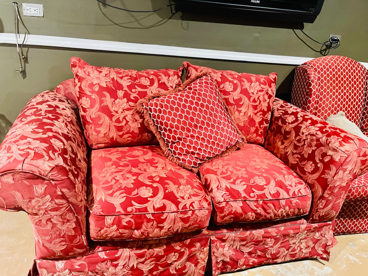 Red Floral Print Sofa and Armchair Set - photo 3