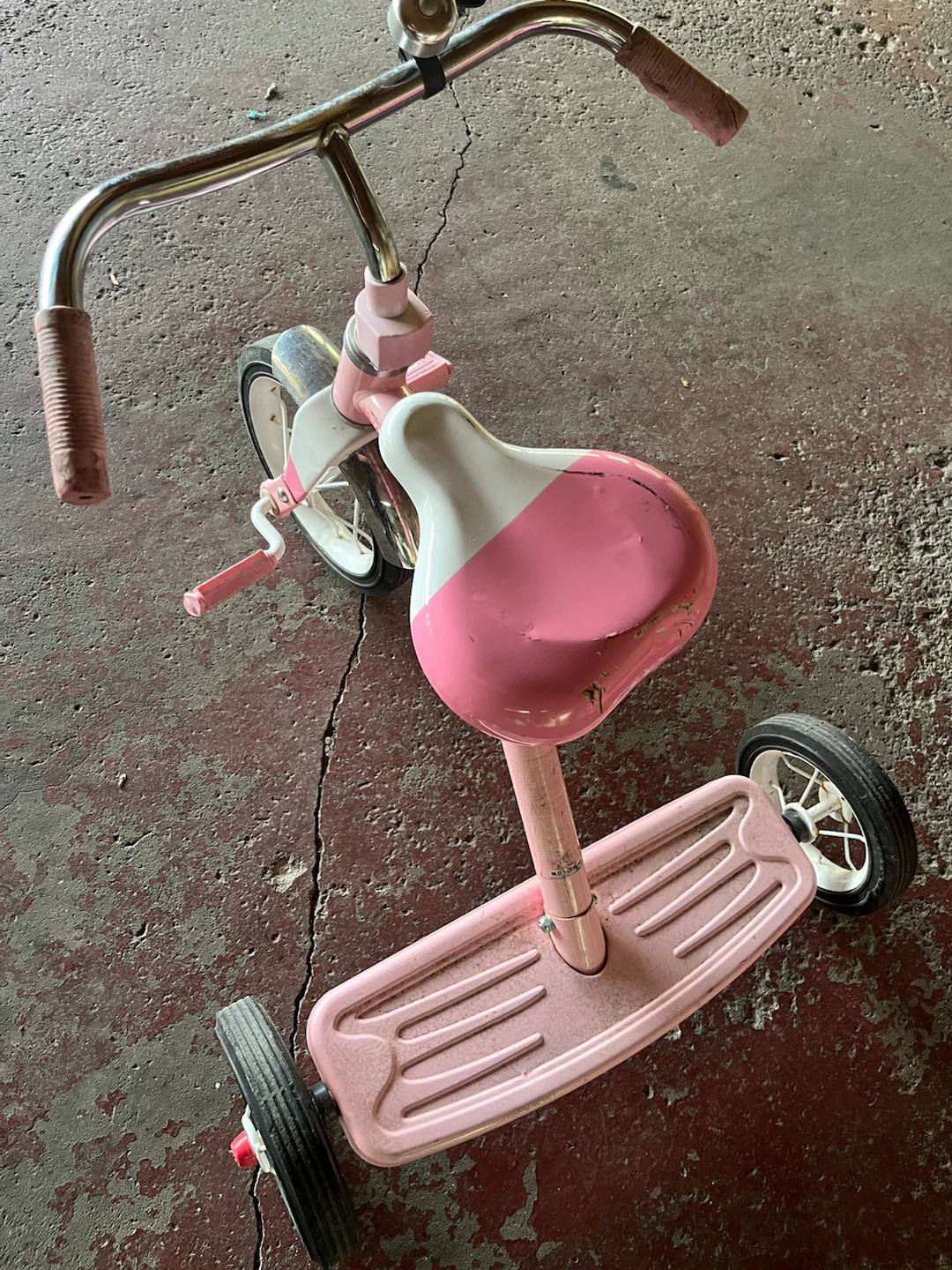 Toddler pink tricycle - photo 2