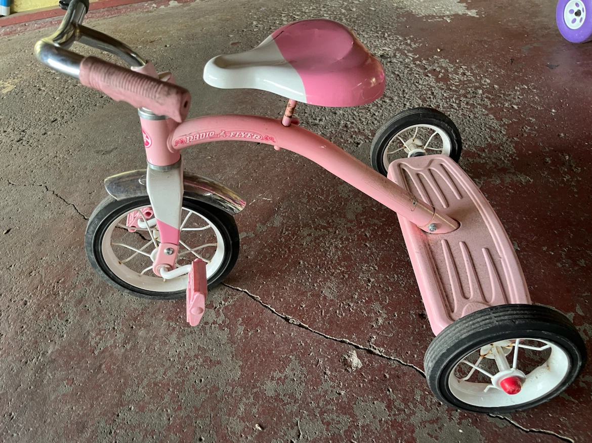 Toddler pink tricycle - photo 3