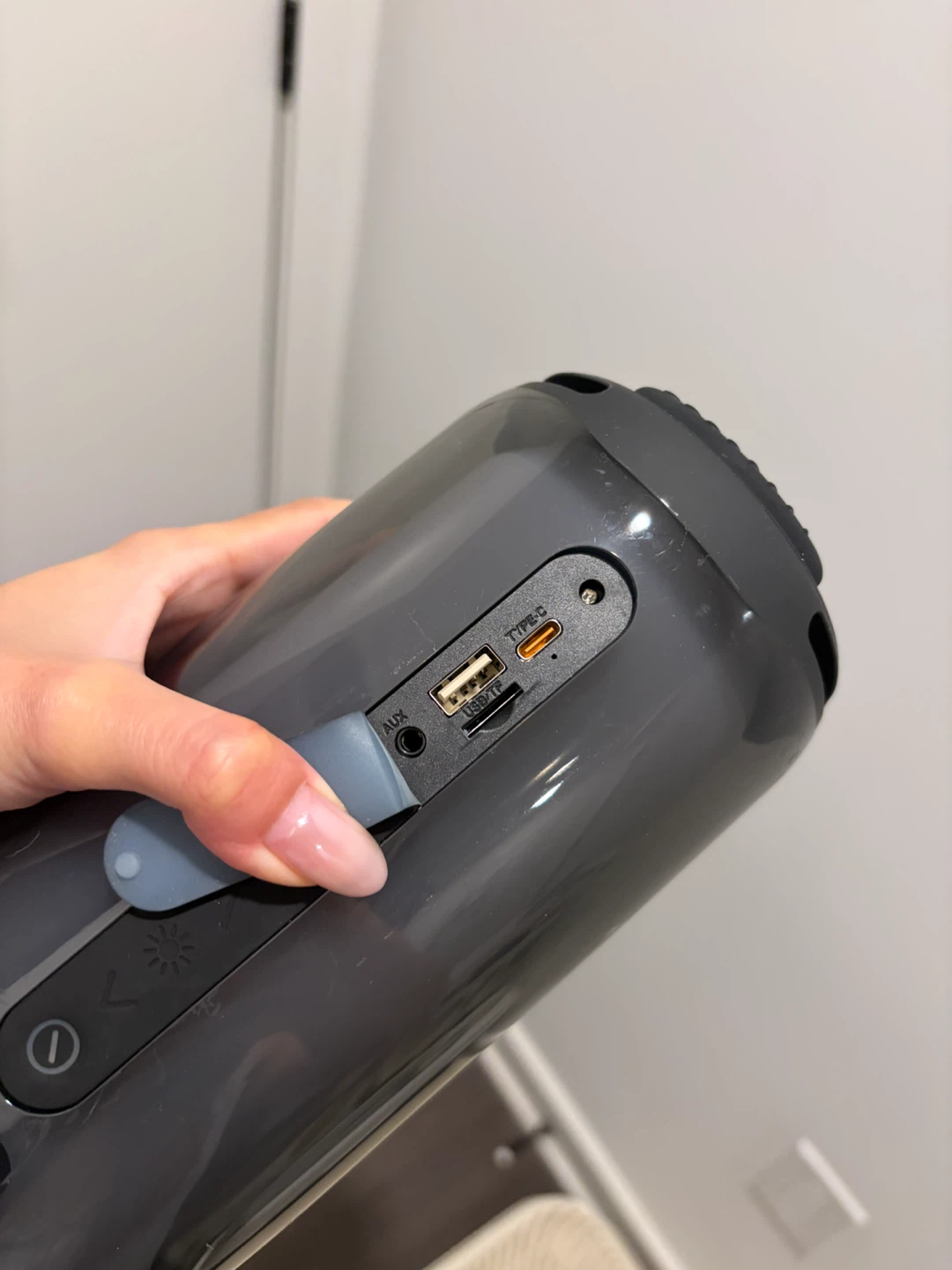 Portable Bluetooth Speaker - photo 4