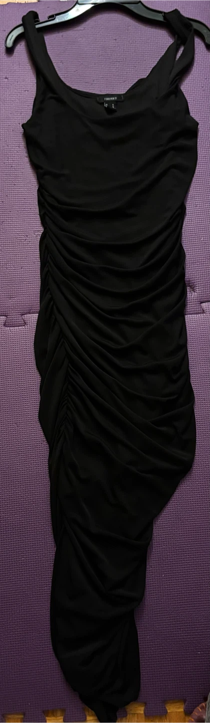 Robe noire Forever 21