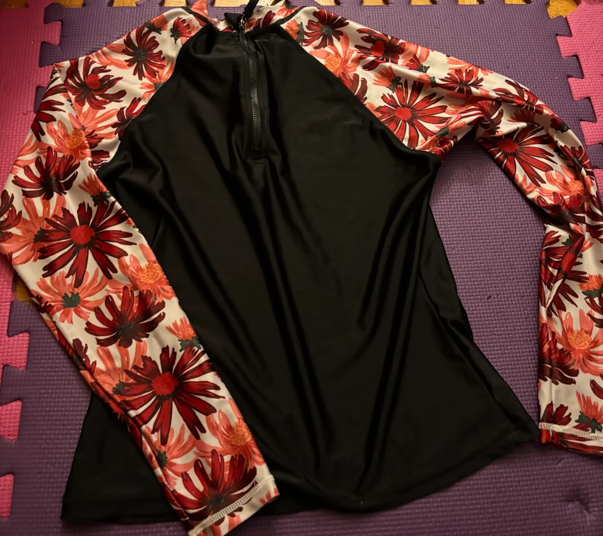 Chemise de bain à manches longues avec imprimé floral