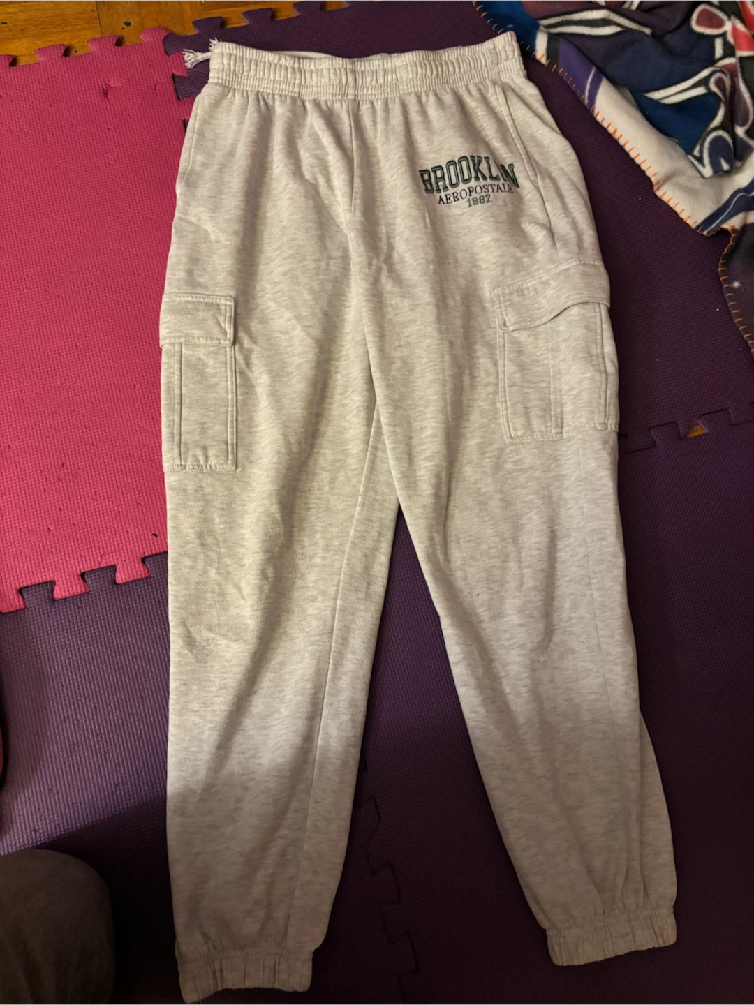 Pantalons de jogging Aeropostale gris