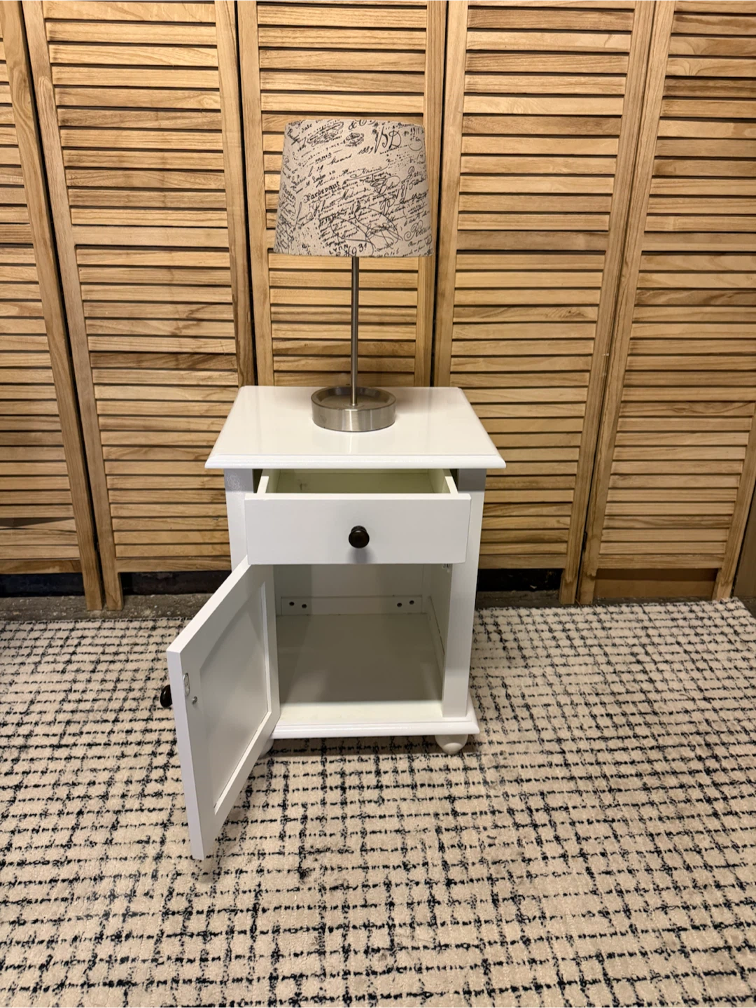 White nightstand - photo 4