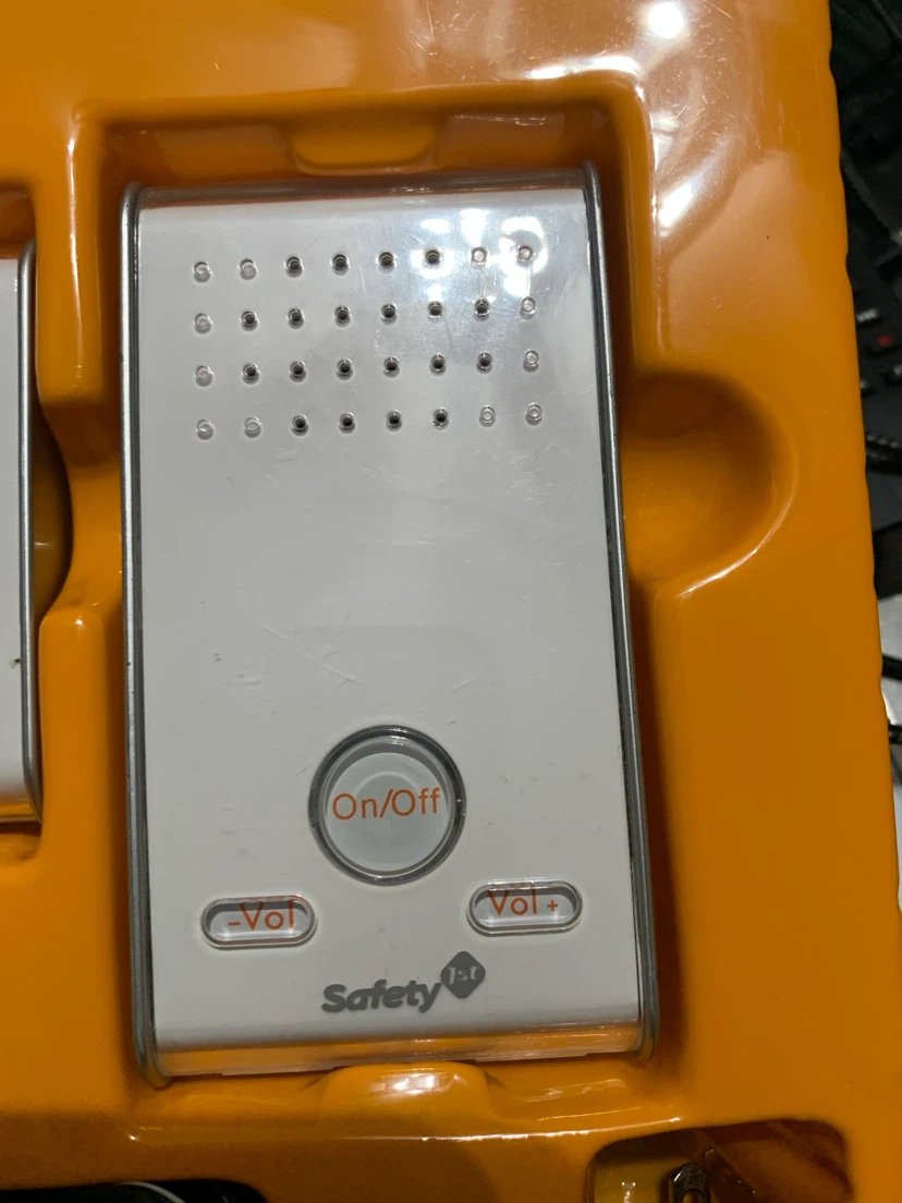 The Safety 1st High Def baby monitor - photo 3