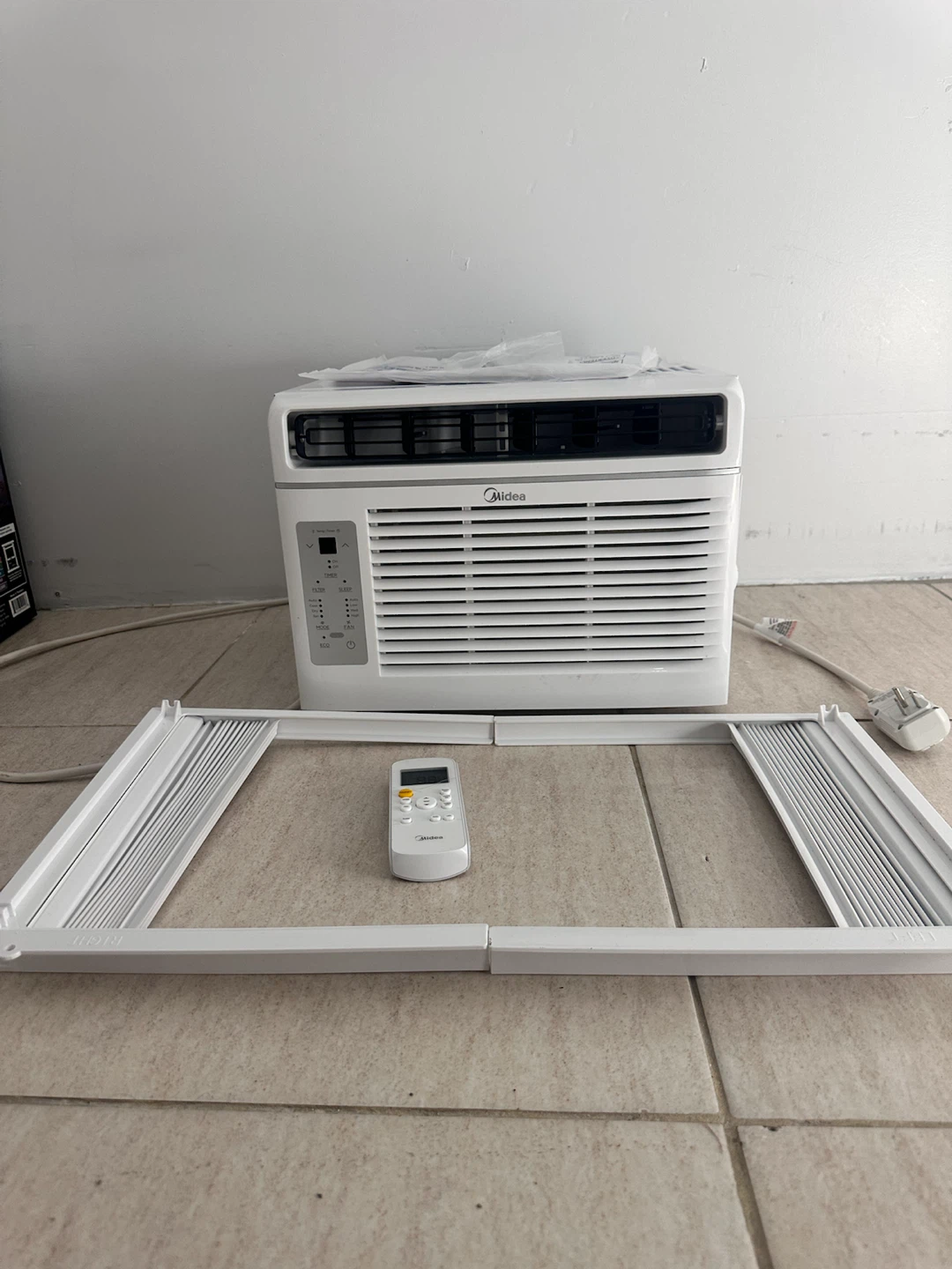 Midea Window Air Conditioner MAW06RJ1WHT-B 6000 BTU