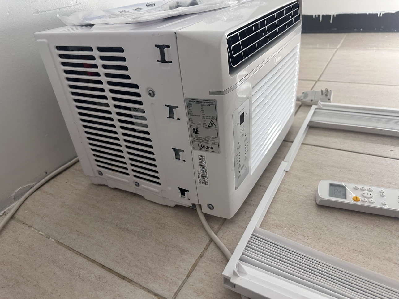 Midea Window Air Conditioner MAW06RJ1WHT-B 6000 BTU - photo 2