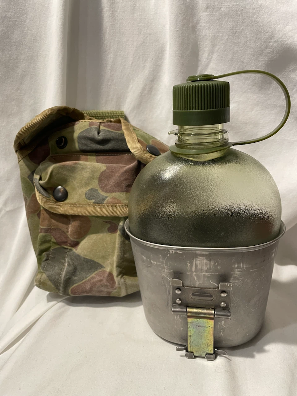 Australian Army Canteen Cup and Pouch