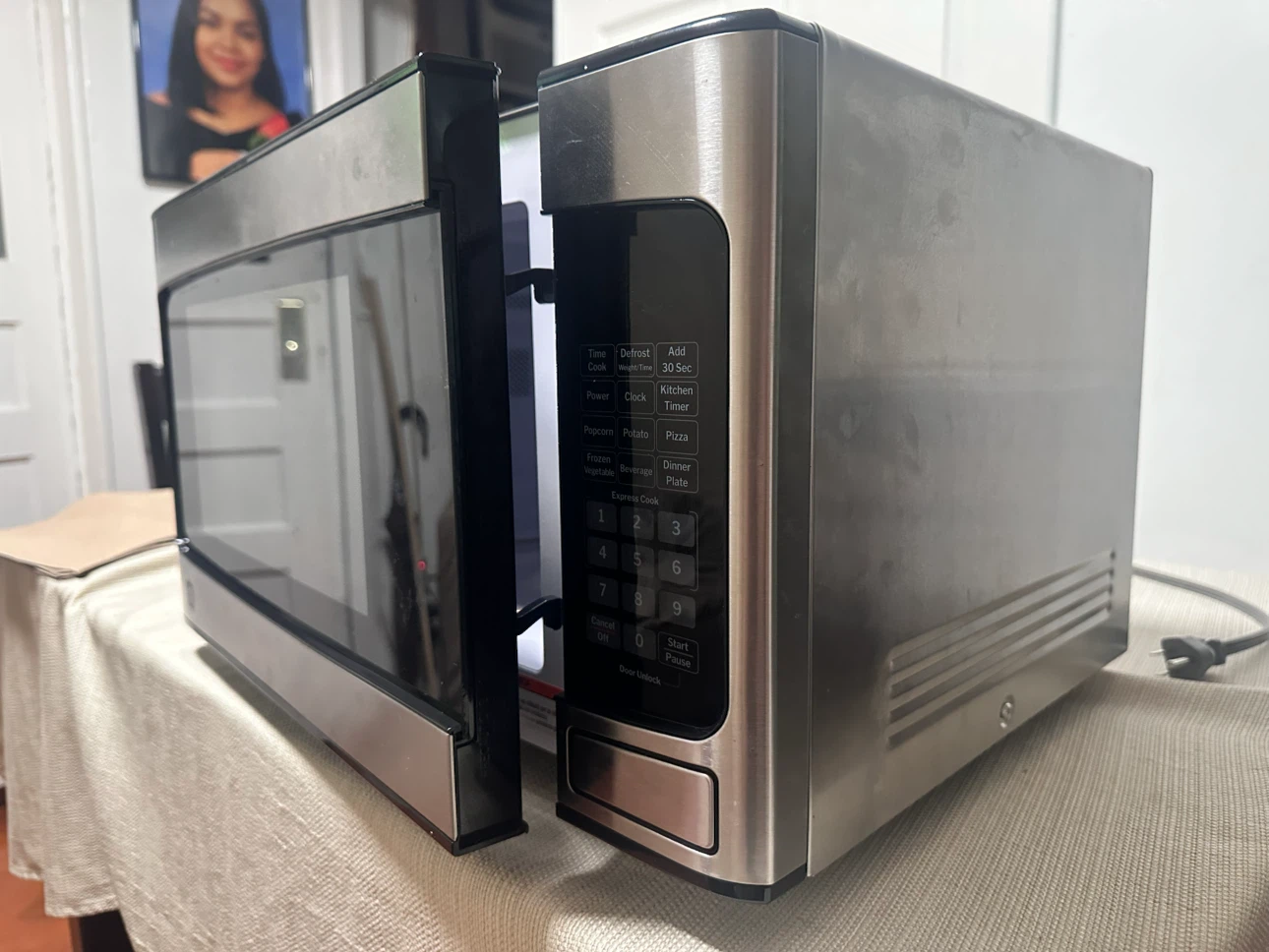 GE Stainless Steel Microwave Oven - photo 2