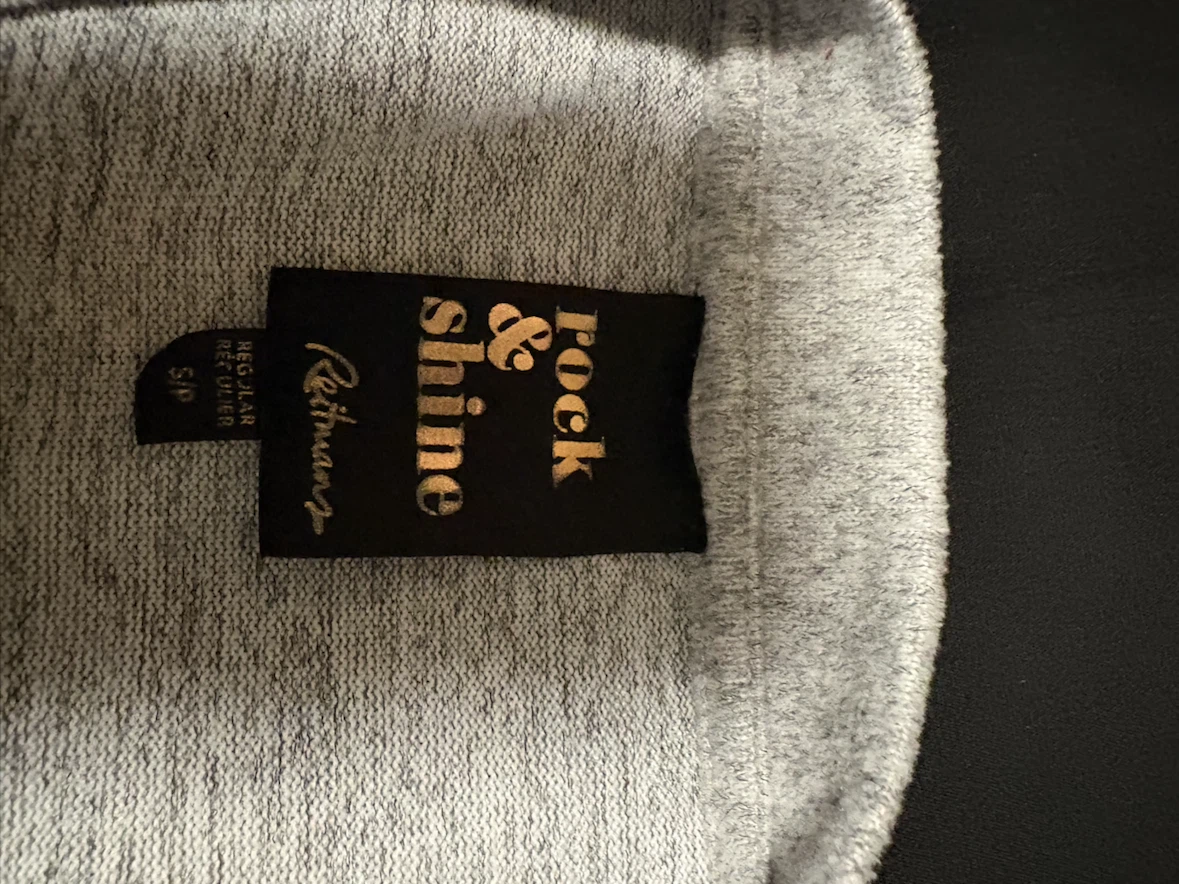 Reitmans “Rock & Shine” Gray Top – Size Small - photo 2
