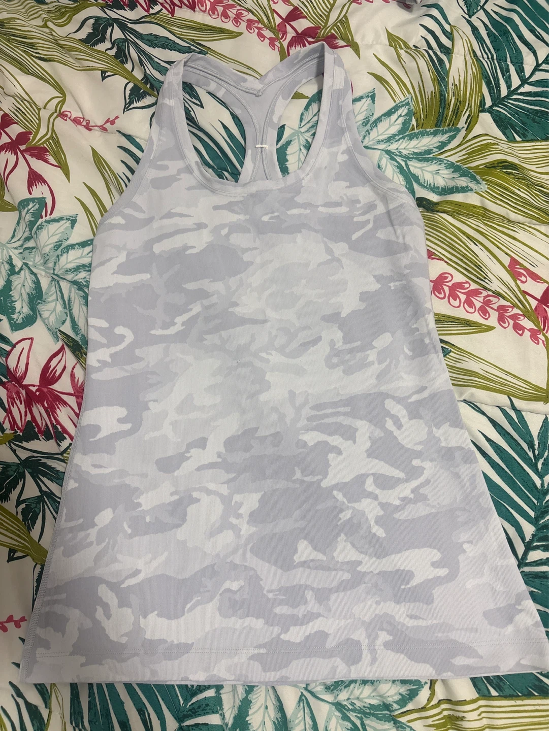 Lululemon Camo Tank Top size 6 - photo 2
