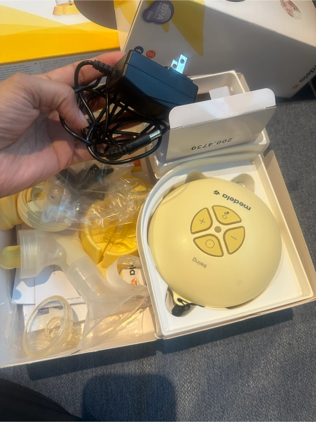 Medela Swing Electric Breast Pump - photo 3