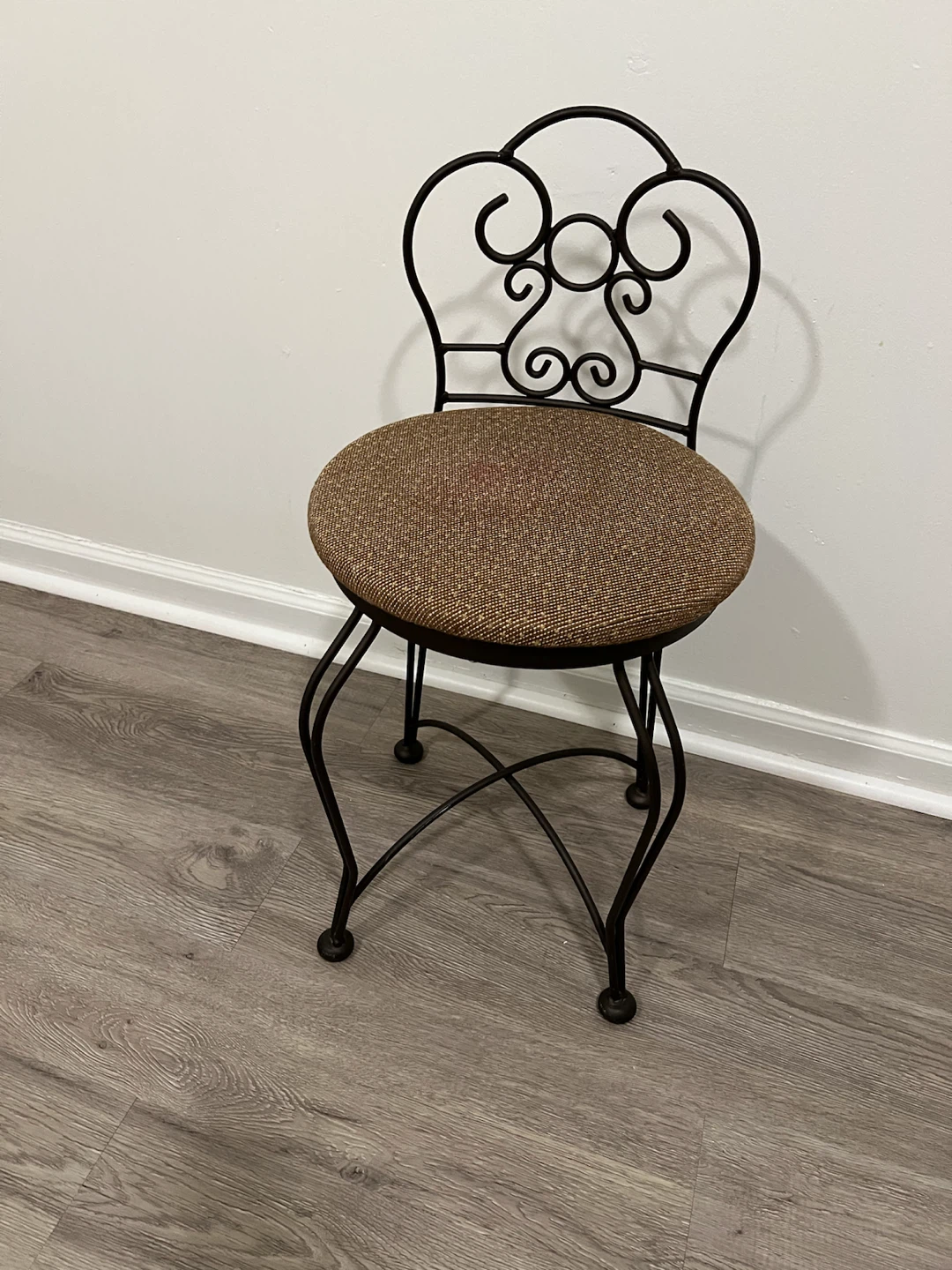 Vendo una silla antigua de colección