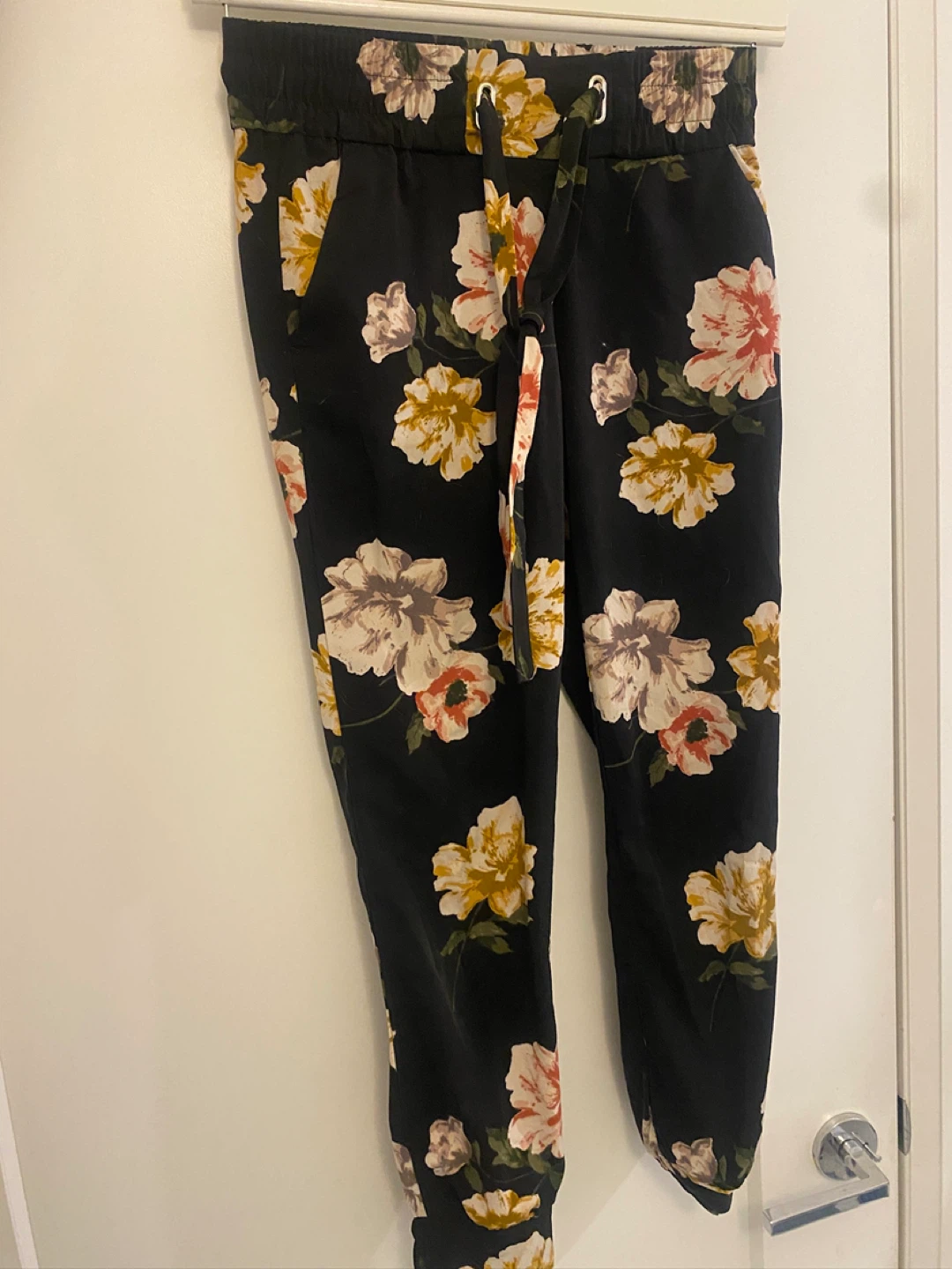Dynamite Floral Jogger Pants TP/XS
