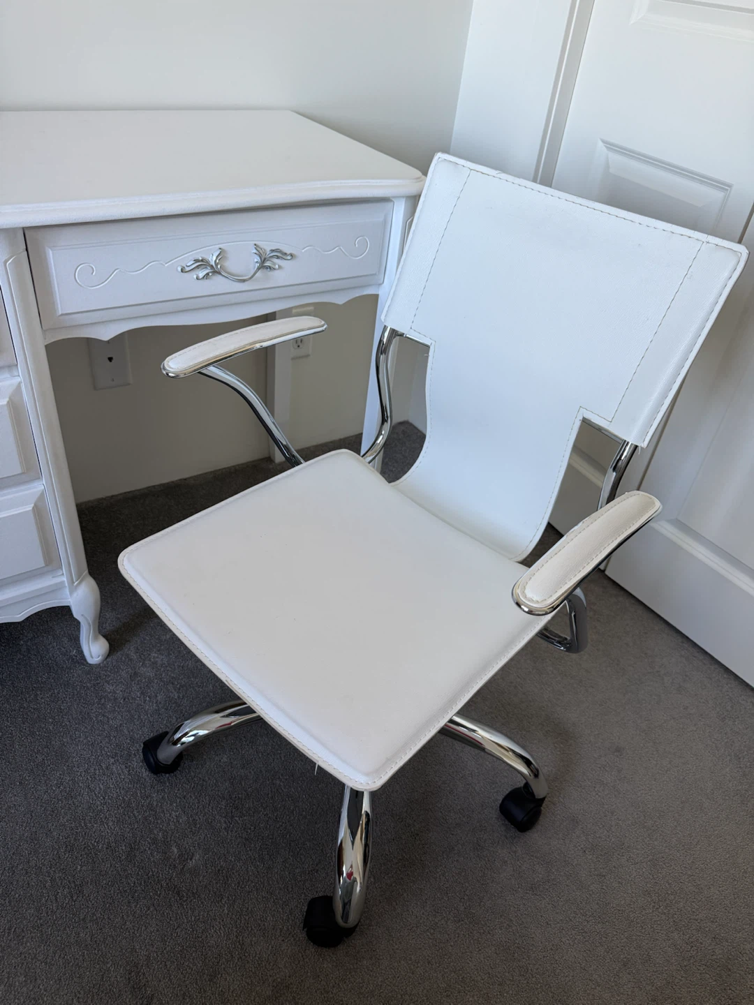 Vanity desk with chair - photo 3