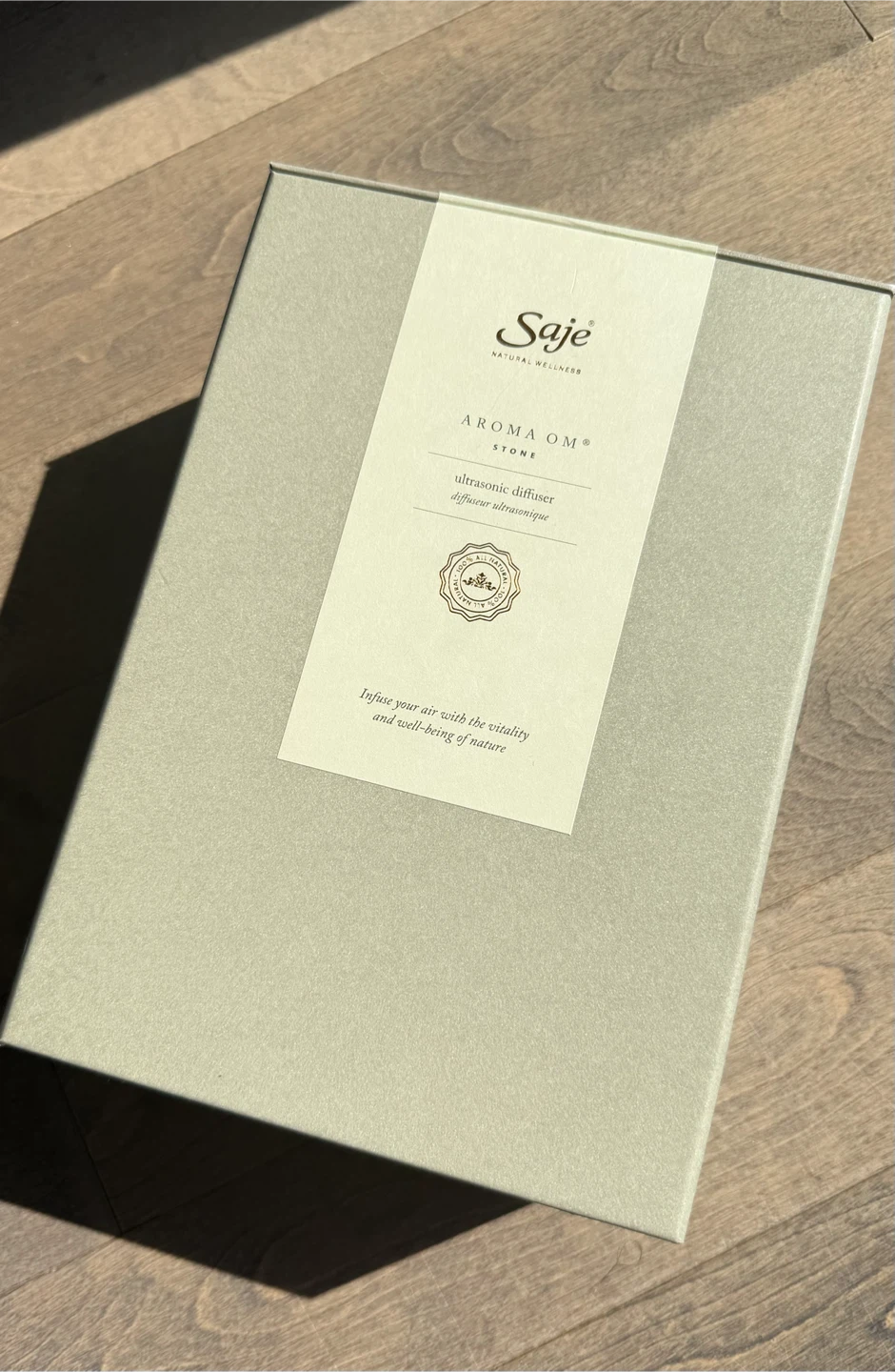 BRAND NEW Saje Ultrasonic Diffuser + 2 essence oil