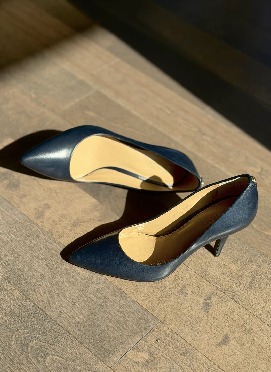 Michael Kors Navy Blue Heels (size 5.5) - photo 3