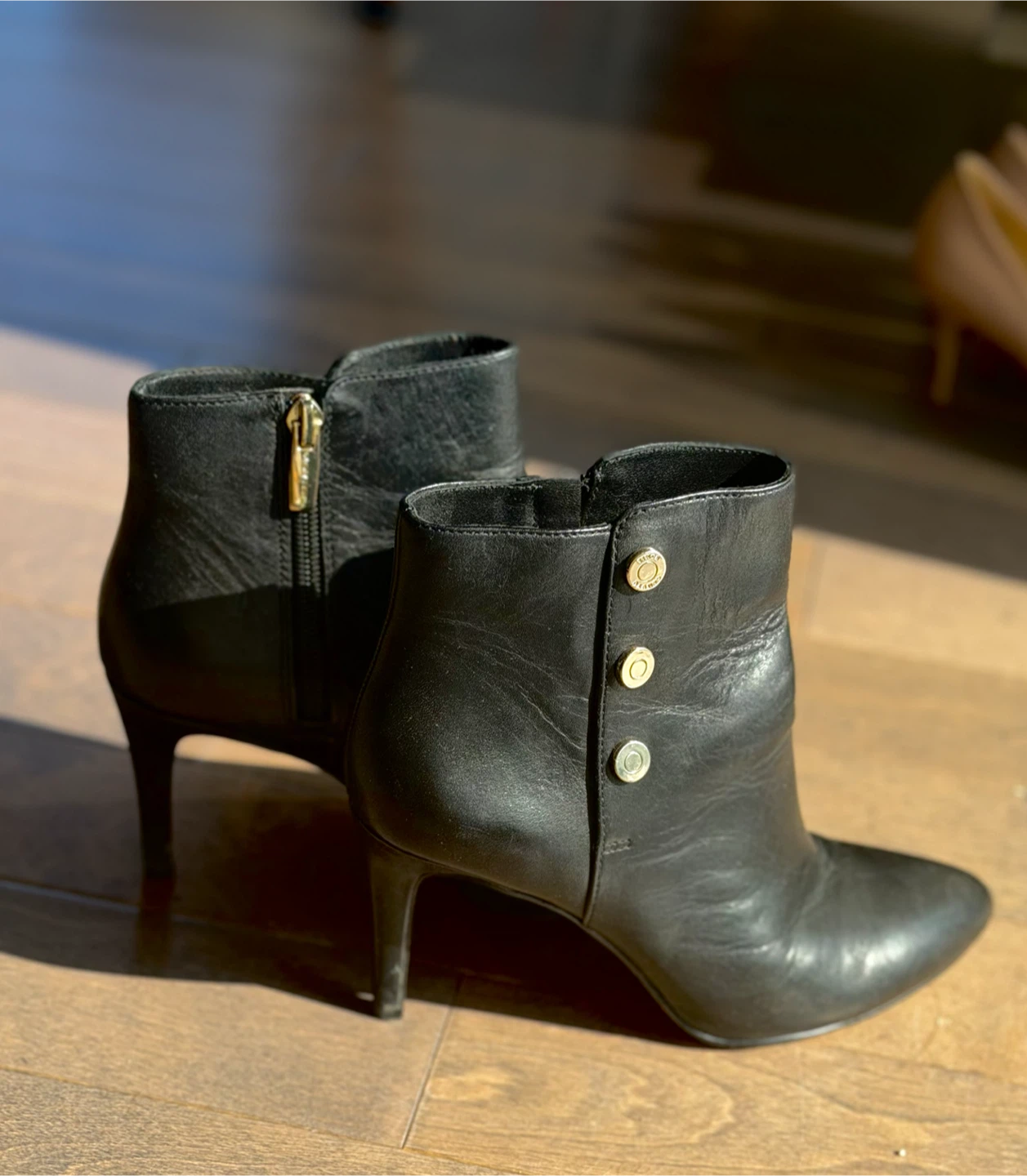 VINCE CAMUTO Ankle Boots(Size 6)