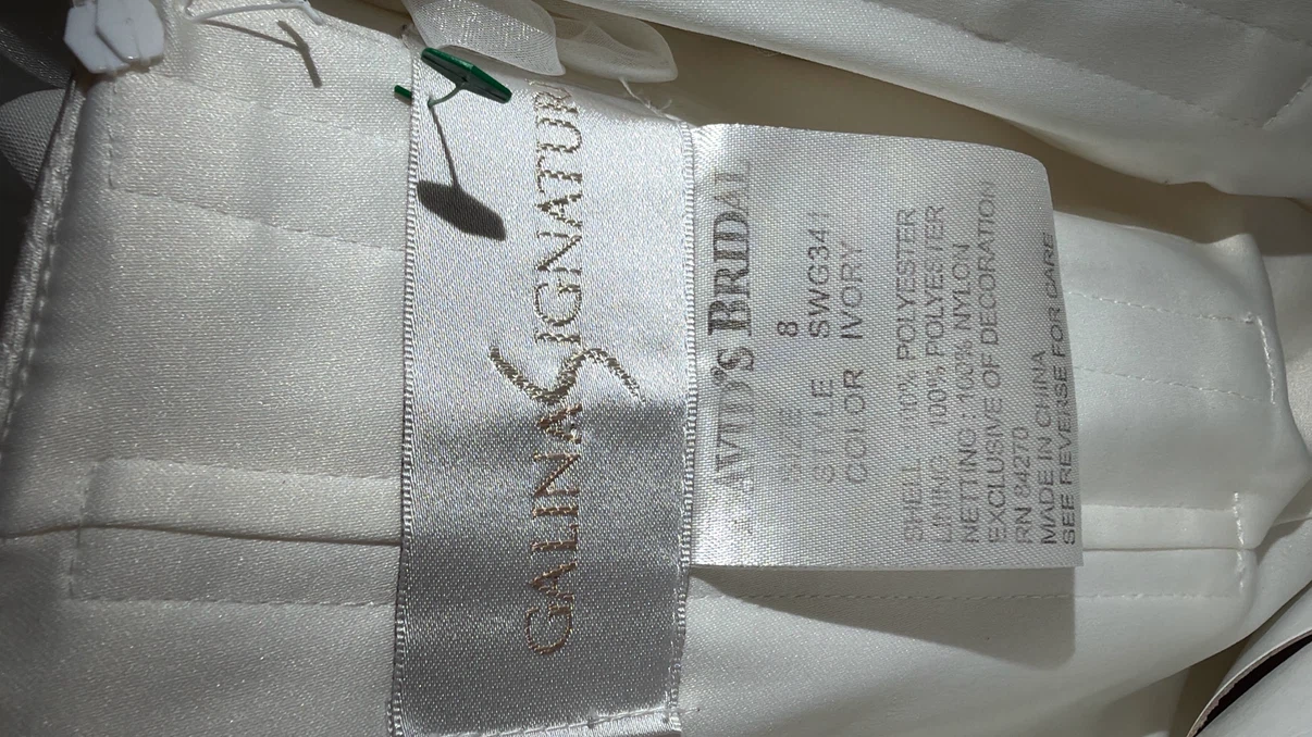 Galina signature wedding dress by David’s Bridal - photo 3