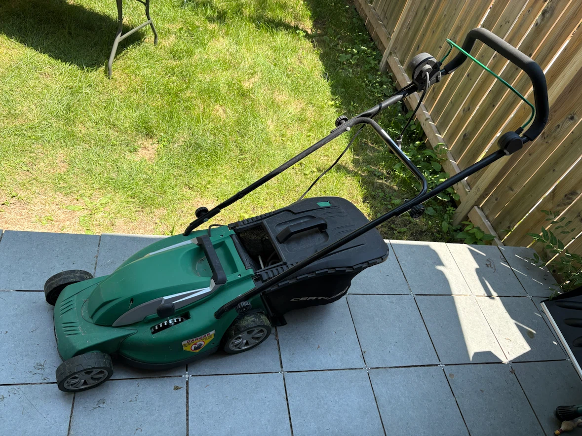 Electric Lawn Mower with Grass Collection Bag - photo 2