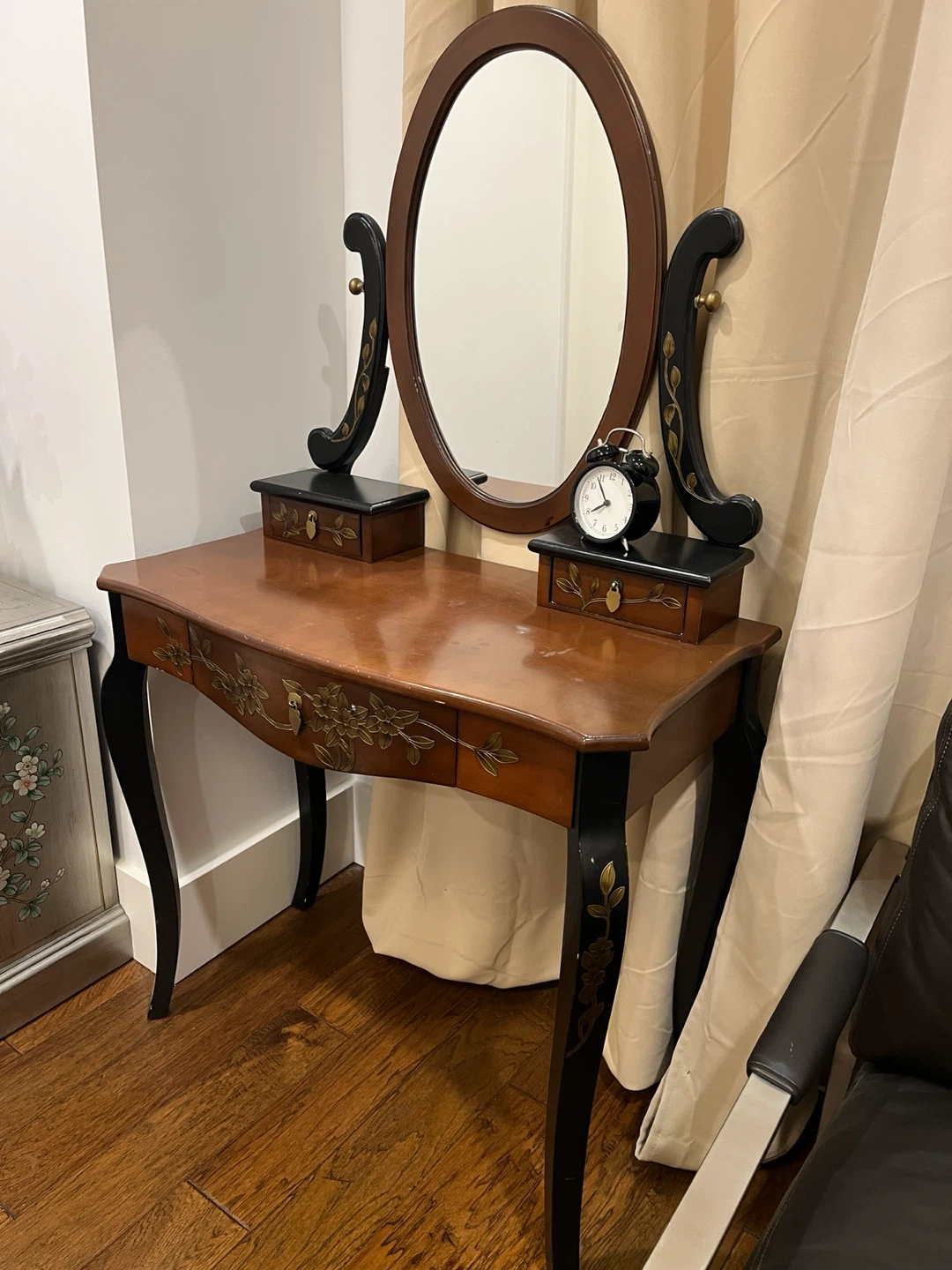 Vintage Vanity Table with Mirror and Drawers