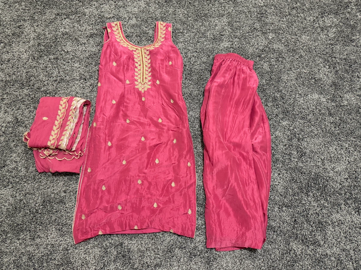 Pink Salwar palazoo with Gold Embroidery - photo 2