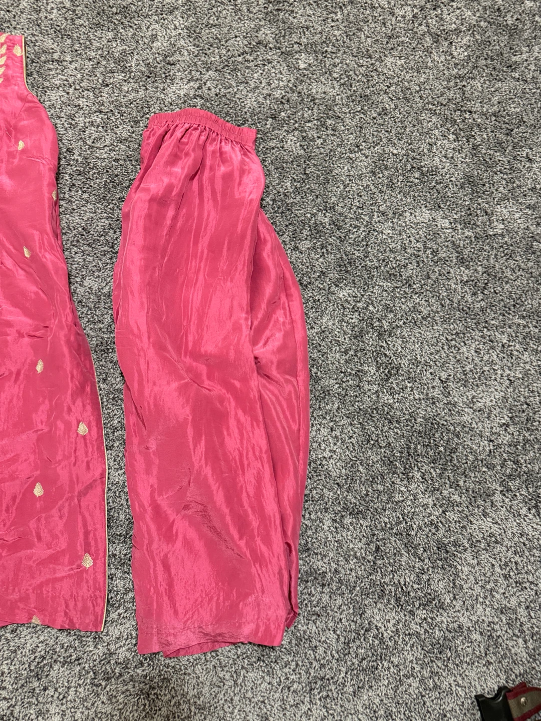 Pink Salwar palazoo with Gold Embroidery - photo 3