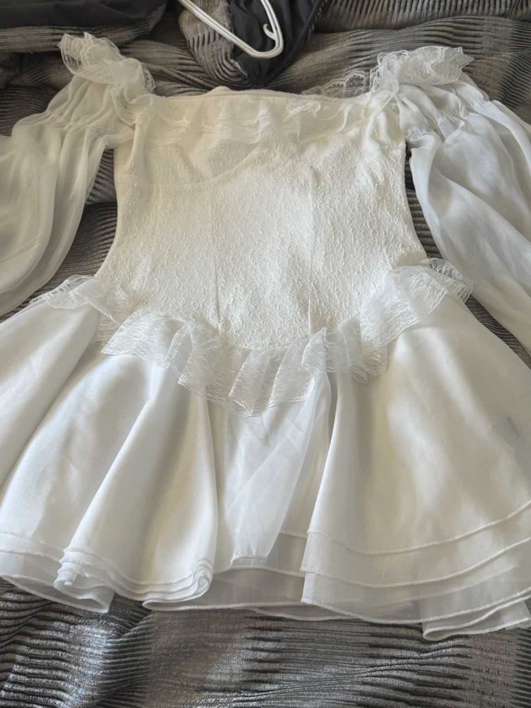 White Off-the-Shoulder Lace Dress - photo 2
