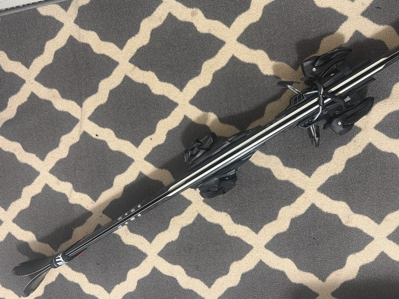 Völkl Ski Skis with Bindings + ski boots  (size 9 womens) - photo 2