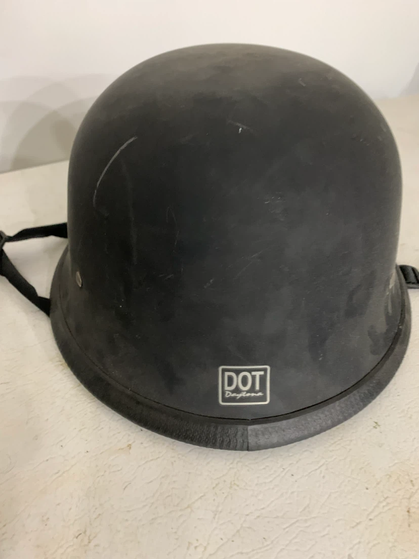 Dot D brand helmet for motorbikes - photo 2