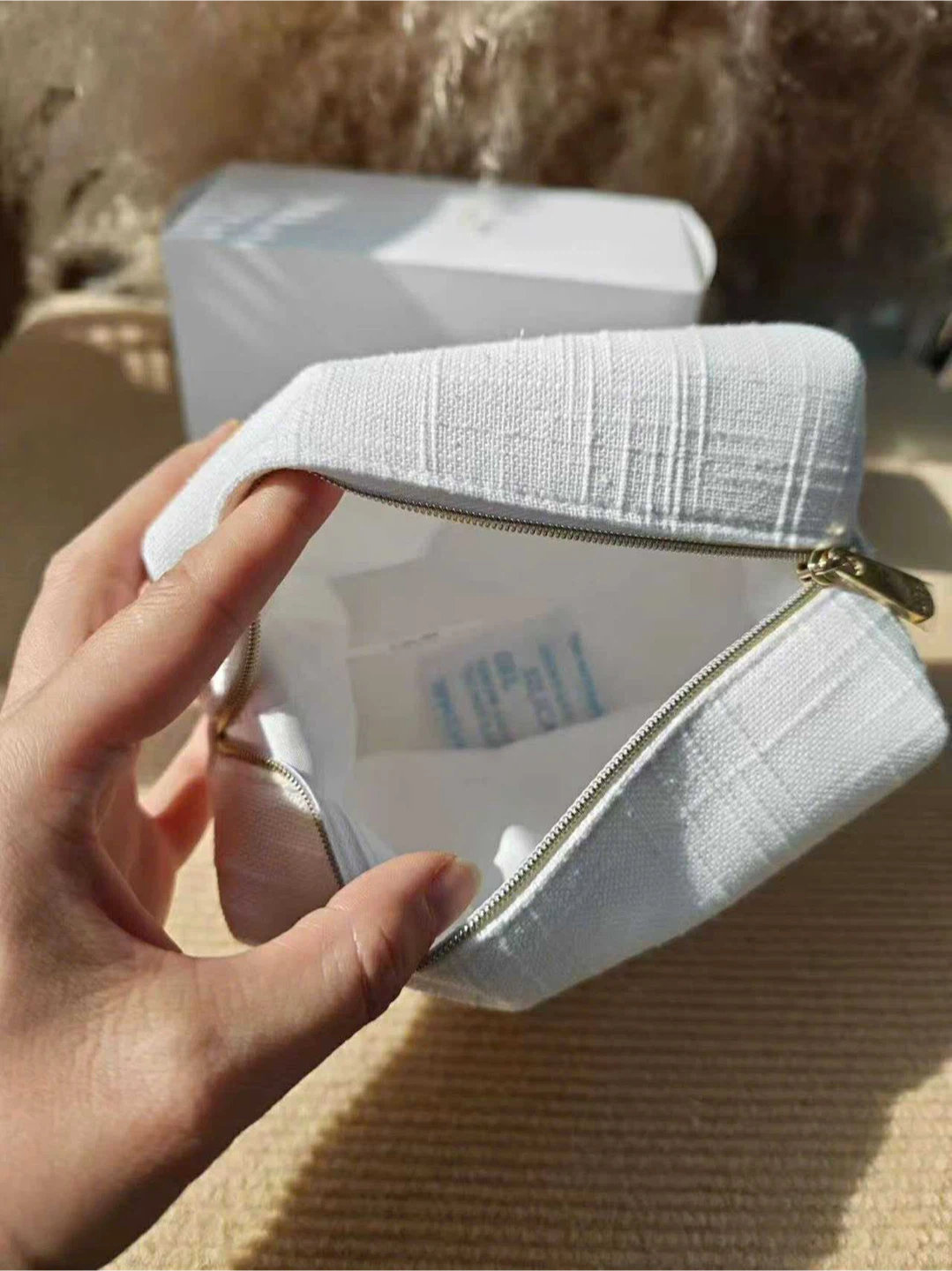 White Dior Cosmetic Bag - photo 2