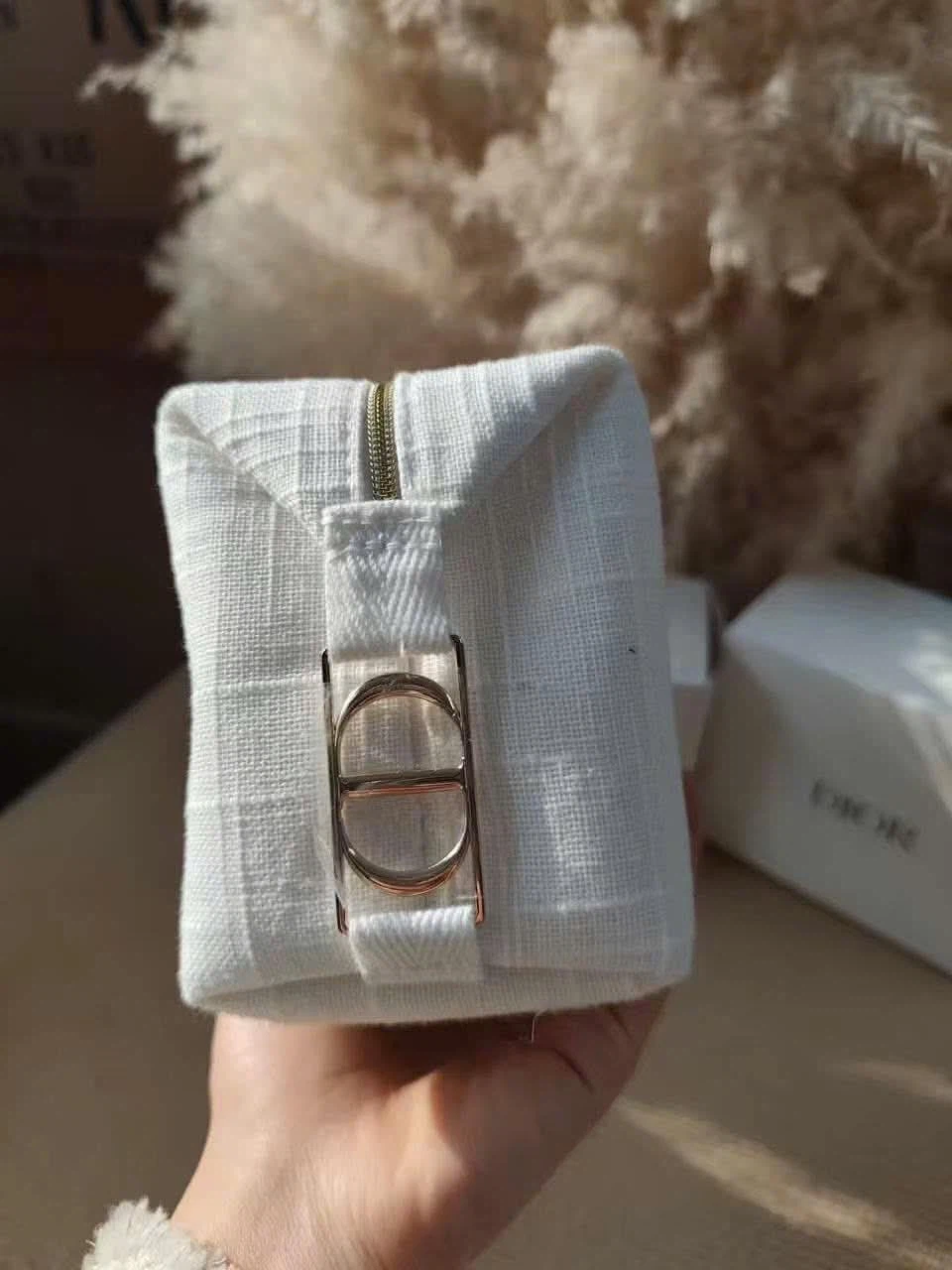 White Dior Cosmetic Bag - photo 4