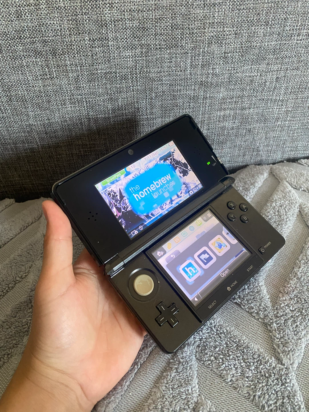 Nintendo 3DS Console - Black - photo 3