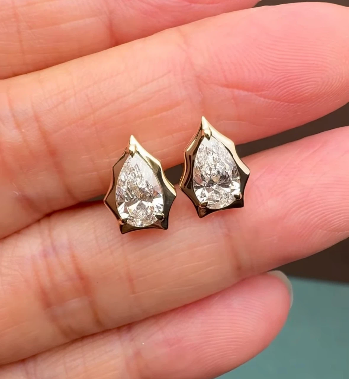 Pear Cut Diamond Stud Earrings in Gold - photo 3