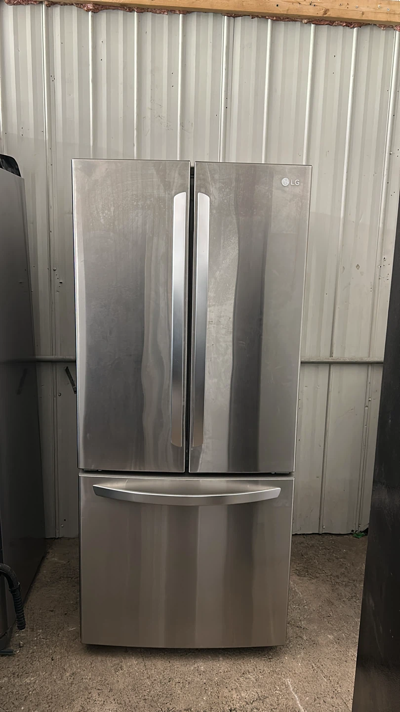 Refrigerator in very good condition33inch