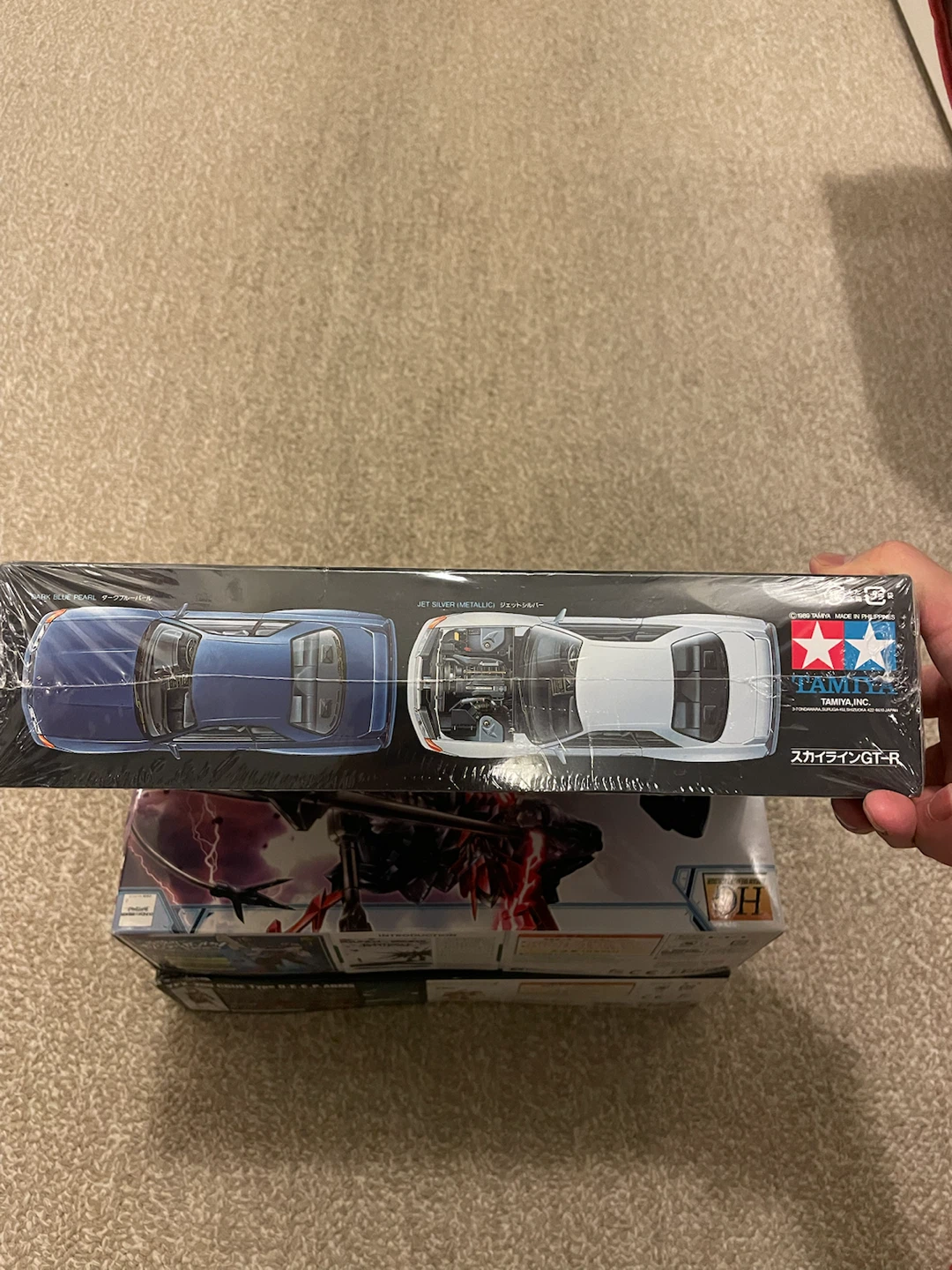 Tamiya 1/24 Nissan Skyline GT-R Model Kit - photo 2