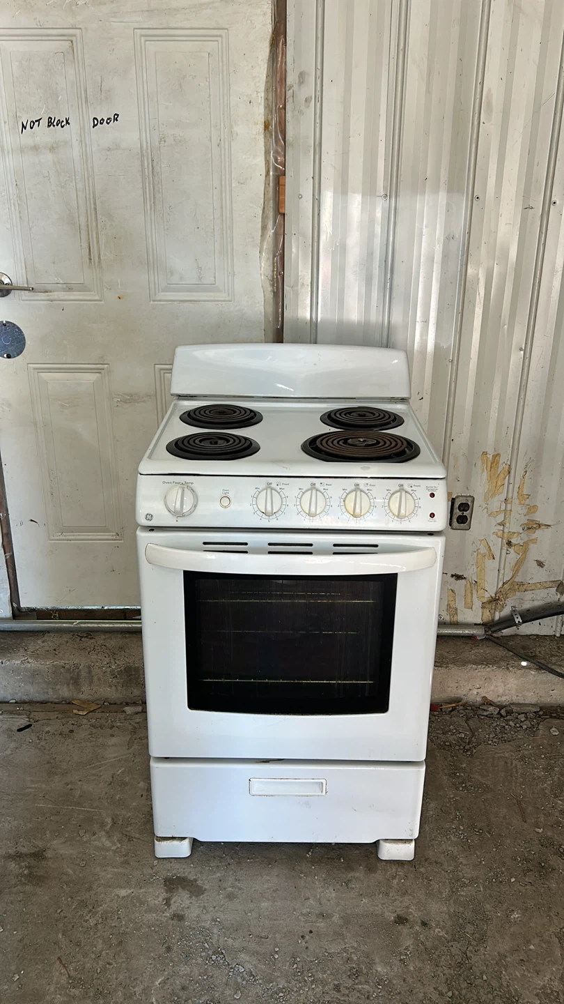 White stove 24 inch