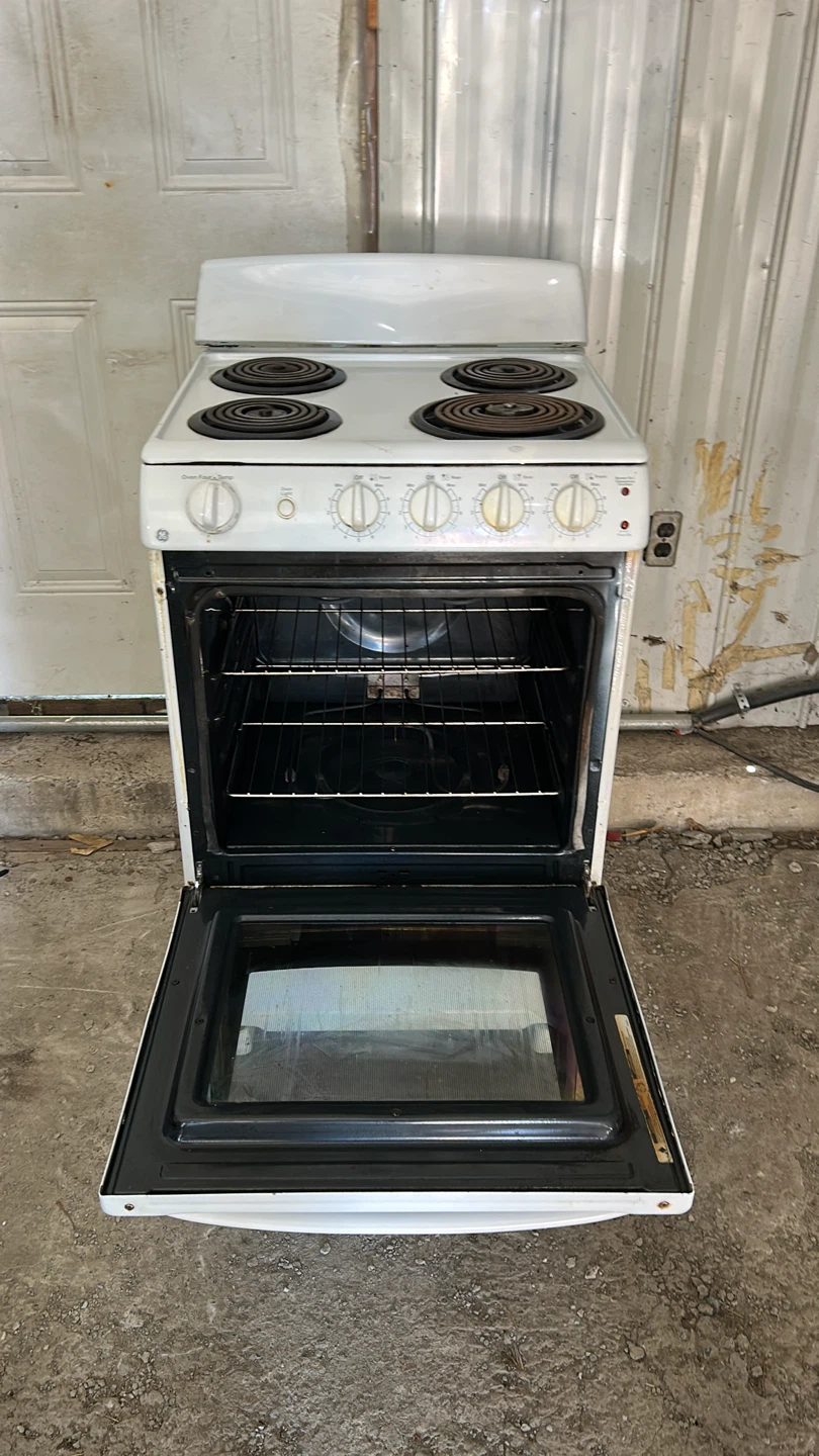 White stove 24 inch - photo 2