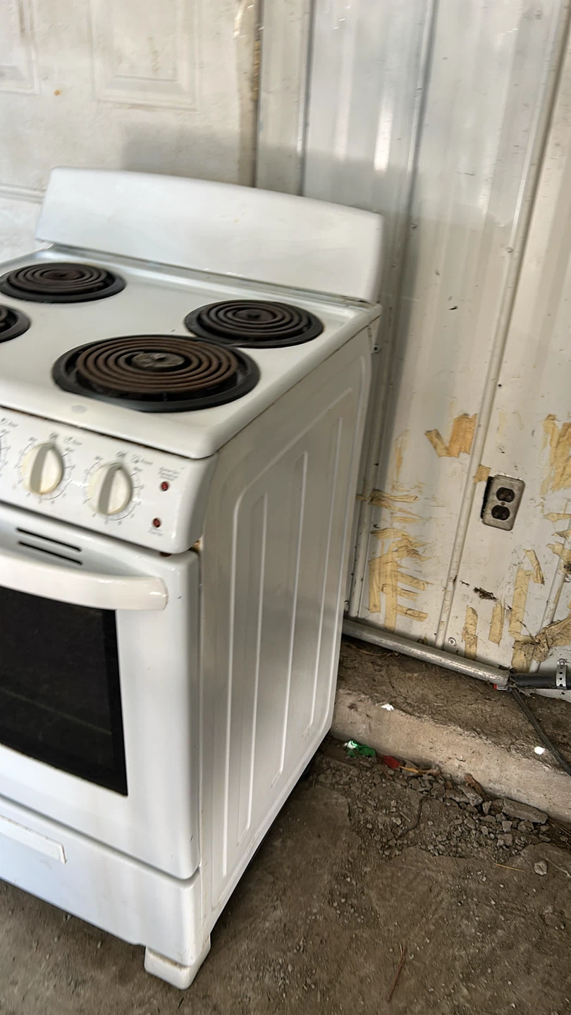 White stove 24 inch - photo 3