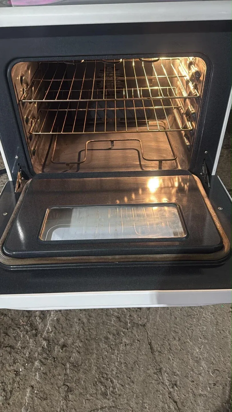 White stove  30 inch - photo 3