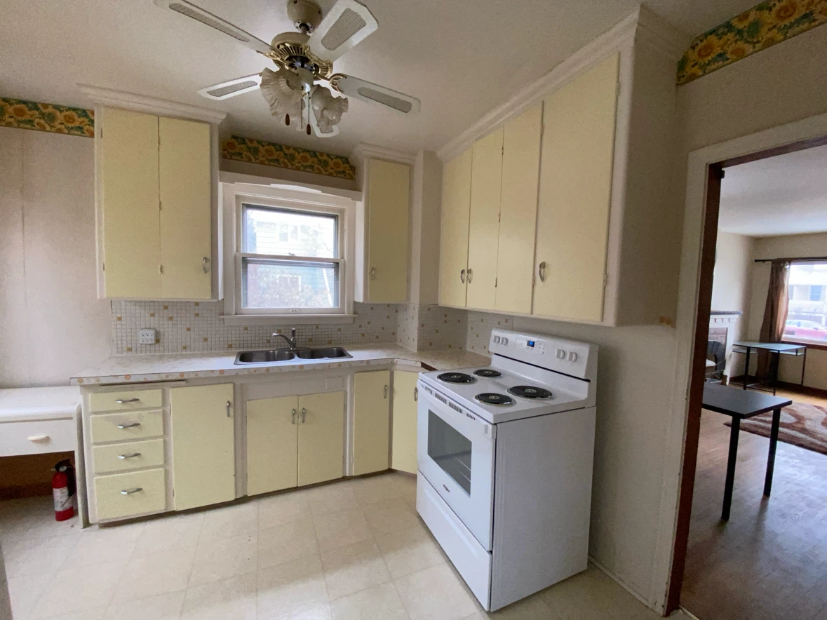 2 bedroom house 1 km walk to UofA North Campus - photo 4