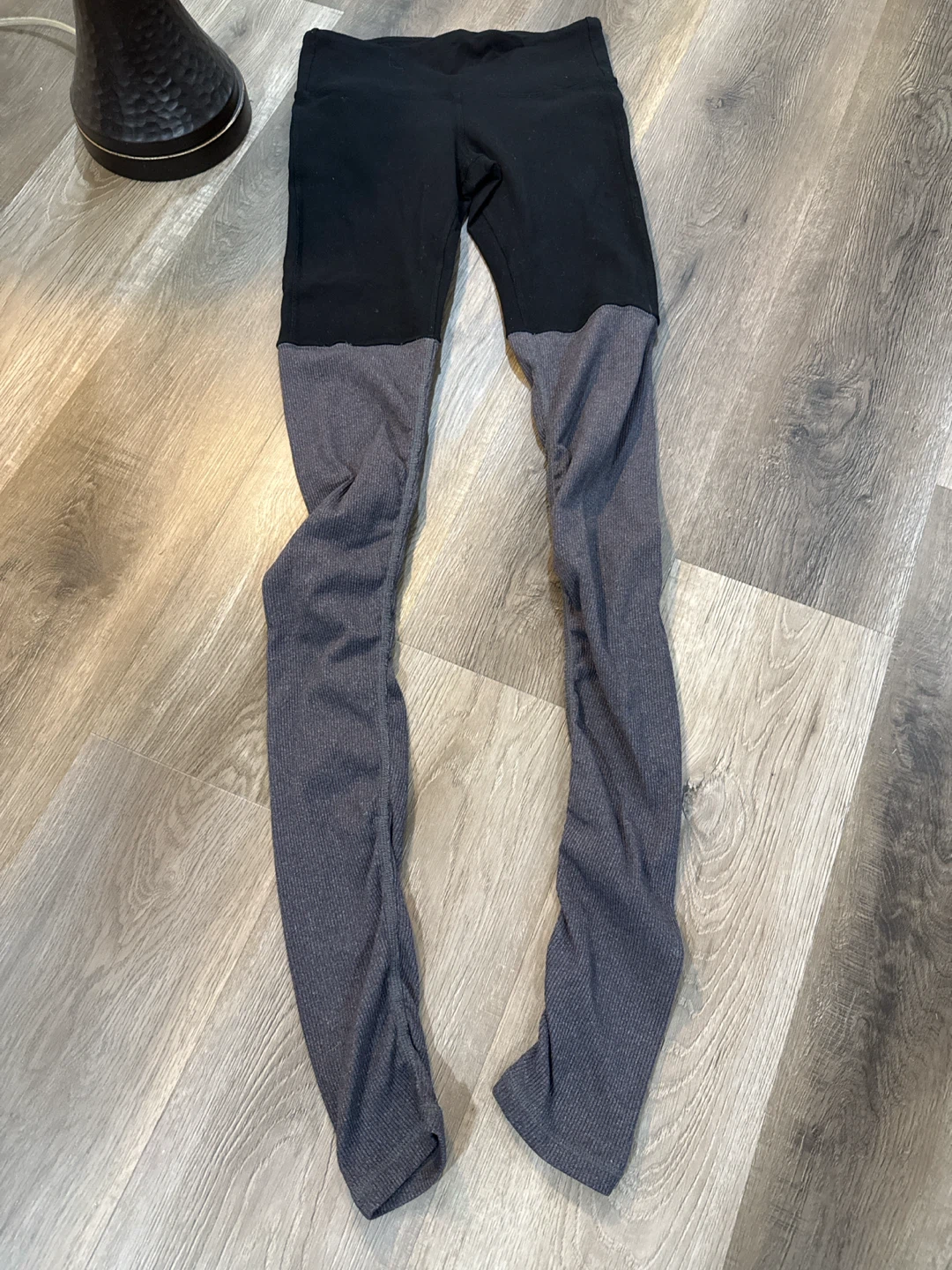 Alo Yoga Black & Grey Ribbed Leggings