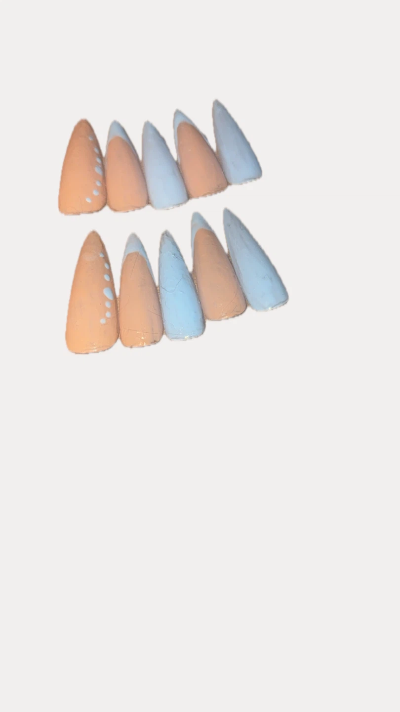 Almond press-on nails (set of 10)