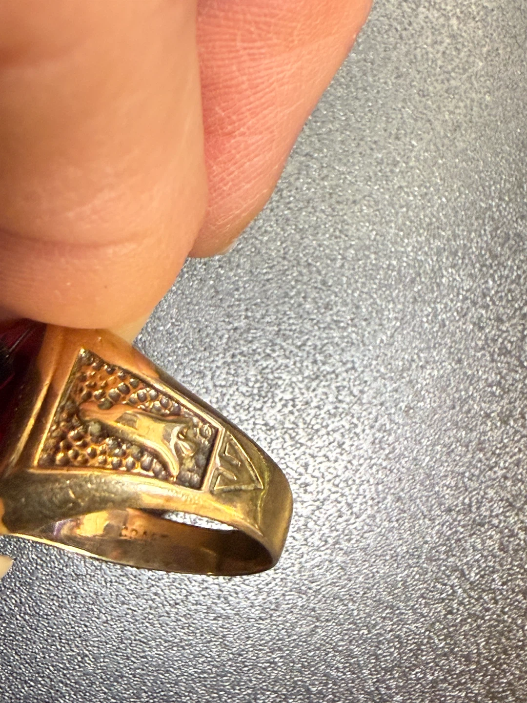Vintage 14K Gold Masonic Ring with Red Stone - photo 3