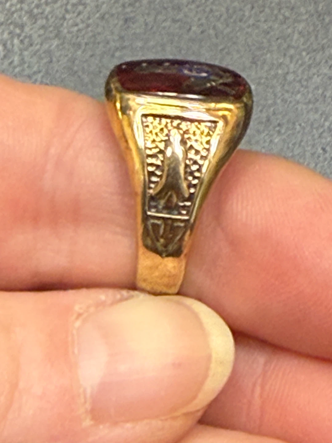 Vintage 14K Gold Masonic Ring with Red Stone - photo 5